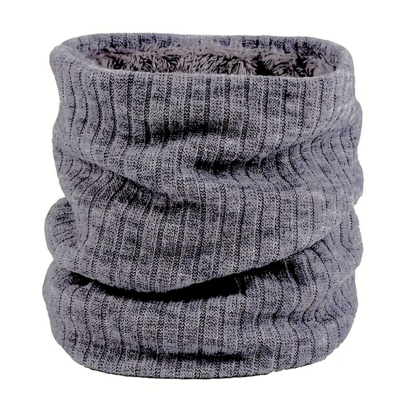 Gray Ribbed Knit Neck Warmer Scarf with Faux Fur Lining - Picture 2 of 5